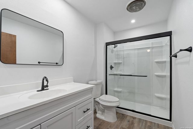 335 Madrid, Universal City, TX 78148