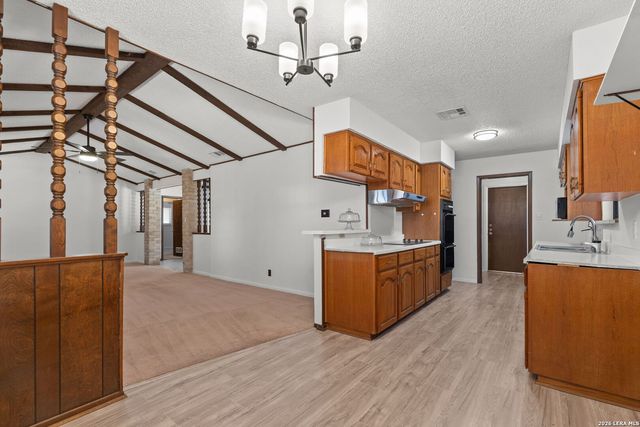 335 Madrid, Universal City, TX 78148