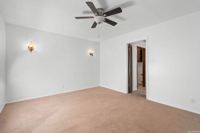 335 Madrid, Universal City, TX 78148