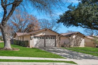 335 Madrid, Universal City, TX 78148
