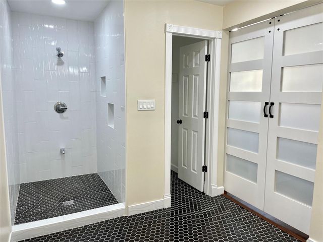 27213 Paula Lane, Conroe, TX 77385