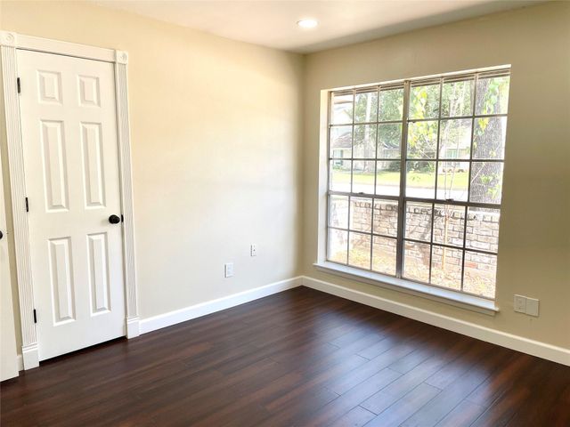 27213 Paula Lane, Conroe, TX 77385