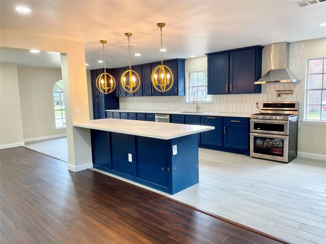 27213 Paula Lane, Conroe, TX 77385