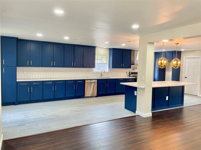 27213 Paula Lane, Conroe, TX 77385