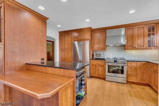 206 Cokesbury Rd, Tewksbury Twp., NJ 08833