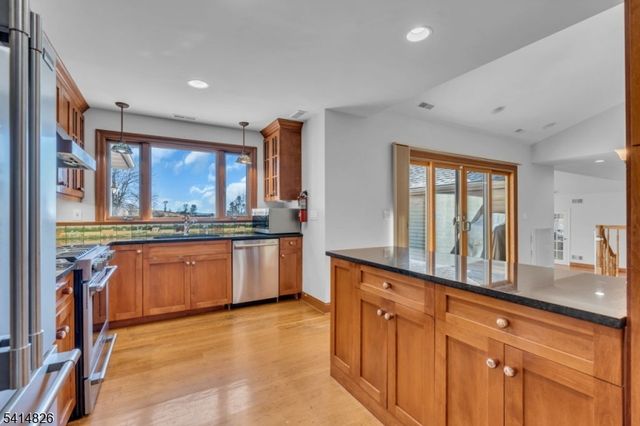 206 Cokesbury Rd, Tewksbury Twp., NJ 08833