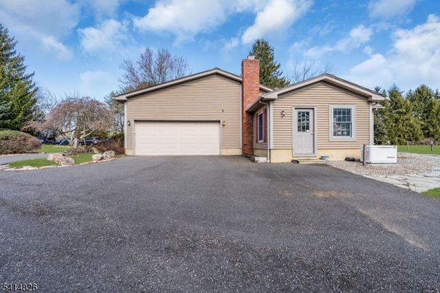 206 Cokesbury Rd, Tewksbury Twp., NJ 08833