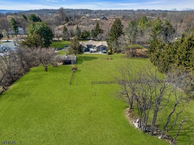 206 Cokesbury Rd, Tewksbury Twp., NJ 08833