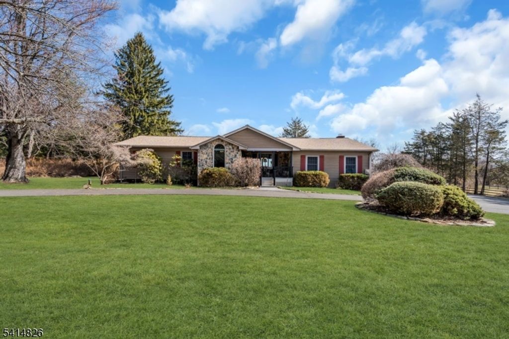 206 Cokesbury Rd, Tewksbury Twp., NJ 08833