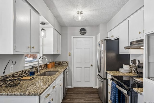 13017 Welcome Dr, Live Oak, TX 78233