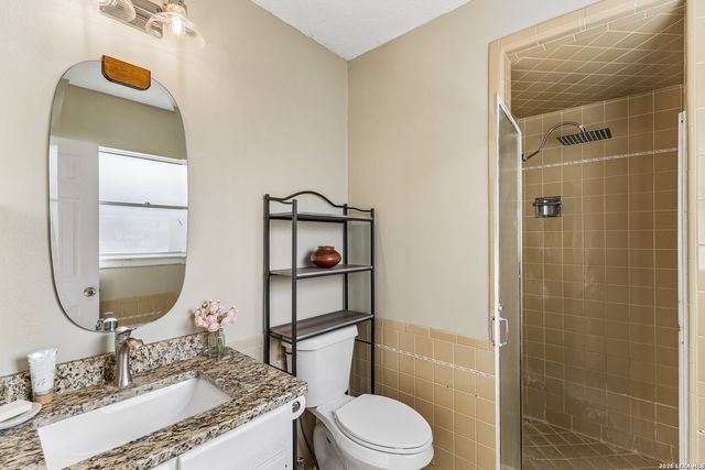 13017 Welcome Dr, Live Oak, TX 78233