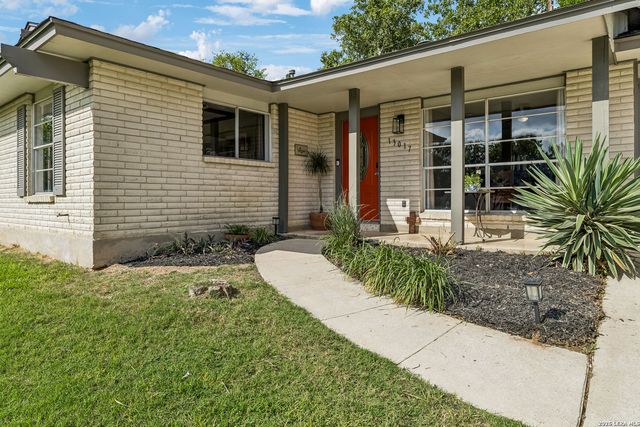 13017 Welcome Dr, Live Oak, TX 78233