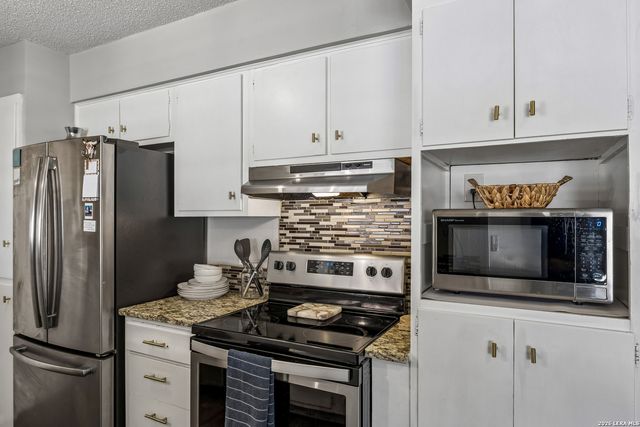 13017 Welcome Dr, Live Oak, TX 78233