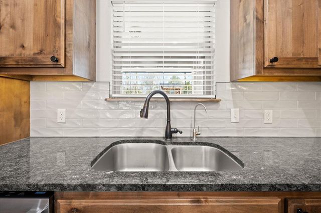 2412 Black Jack Way, Blanchard, OK 73010