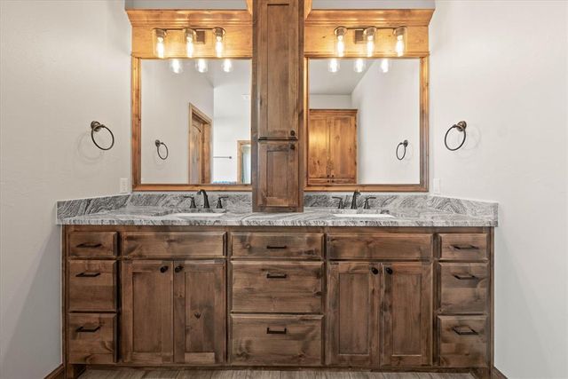 2412 Black Jack Way, Blanchard, OK 73010