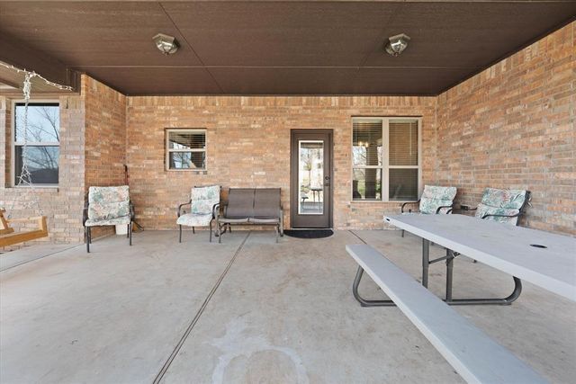 2412 Black Jack Way, Blanchard, OK 73010