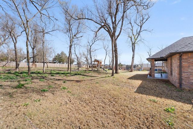 2412 Black Jack Way, Blanchard, OK 73010