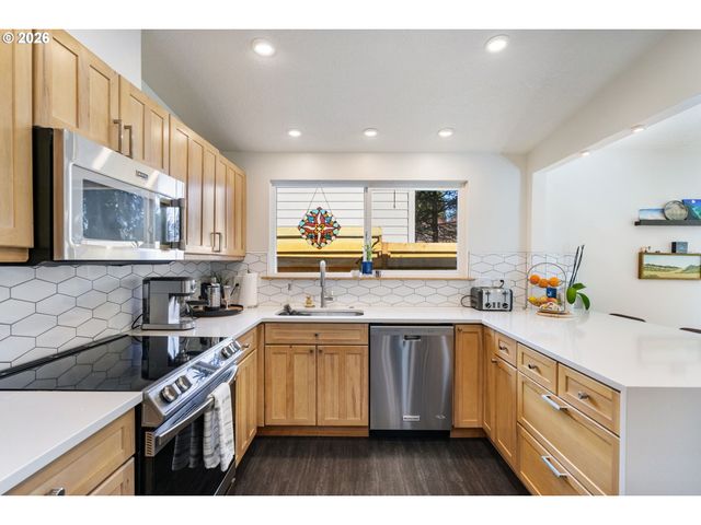 13410 Nw OVERTON St, Portland, OR 97229