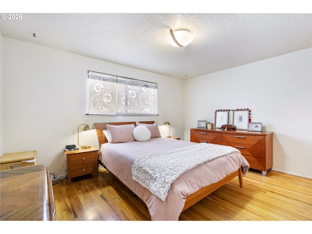 13410 Nw OVERTON St, Portland, OR 97229