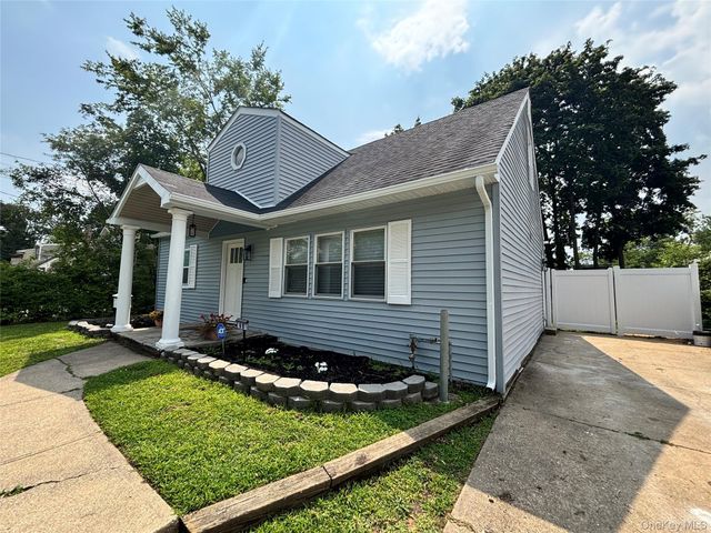 68 State Avenue, Wyandanch, NY 11798