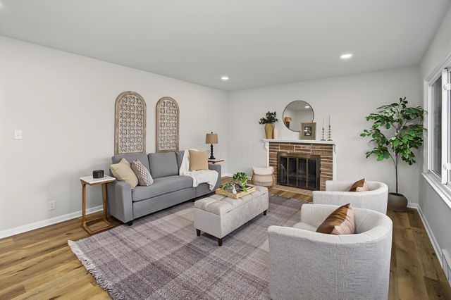674 Karen Parkway, Newark, OH 43055