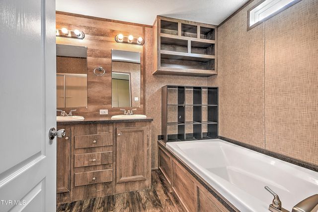 2975 North Wesley Chapel Road, Greeneville, TN 37745