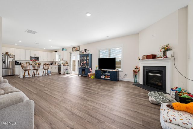 309 Cookie Loop, Johnson City, TN 37615