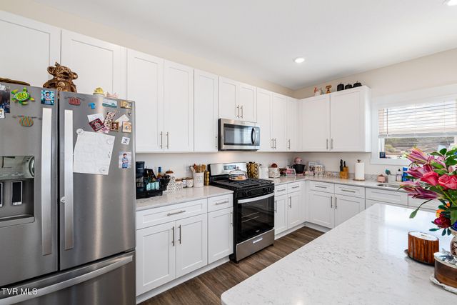 309 Cookie Loop, Johnson City, TN 37615