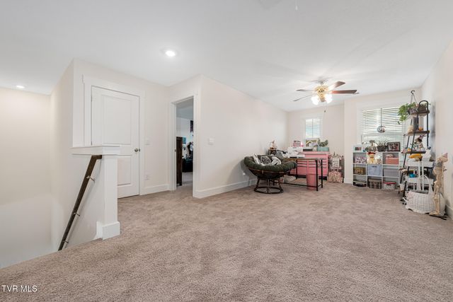 309 Cookie Loop, Johnson City, TN 37615