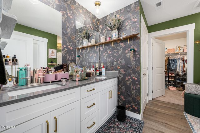 309 Cookie Loop, Johnson City, TN 37615