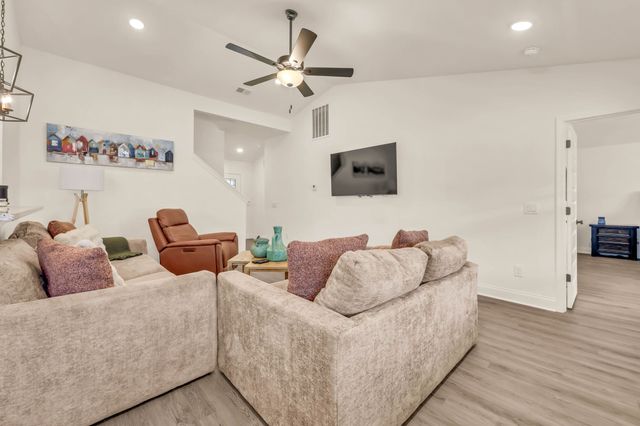 1143 Javier Dr, Springfield, TN 37172