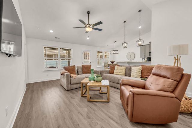 1143 Javier Dr, Springfield, TN 37172