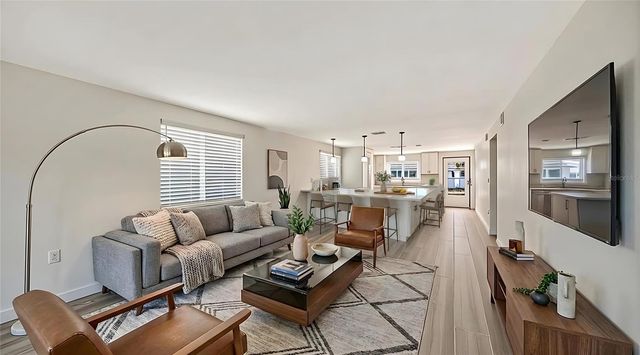 909 SPANISH DRIVE N, Longboat Key, FL 34228