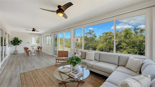 909 SPANISH DRIVE N, Longboat Key, FL 34228