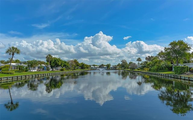 909 SPANISH DRIVE N, Longboat Key, FL 34228