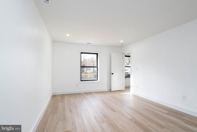 125 S 10TH ST S S, Millville, NJ 08332