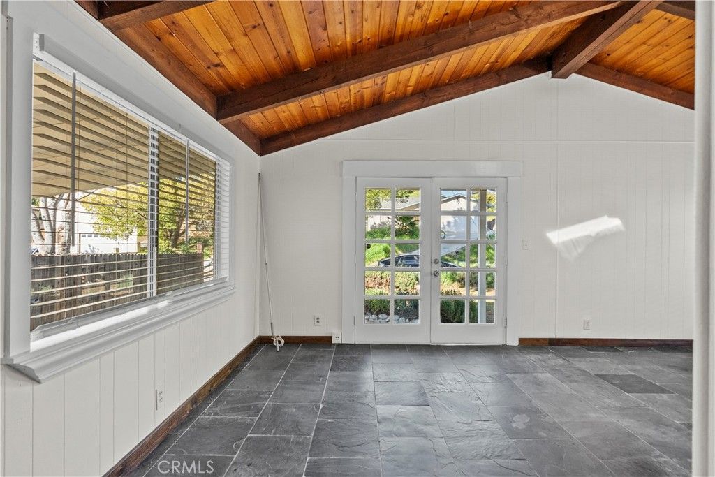 Image 12 of property listing at 29506 Cromwell Avenue, Castaic, CA 91384