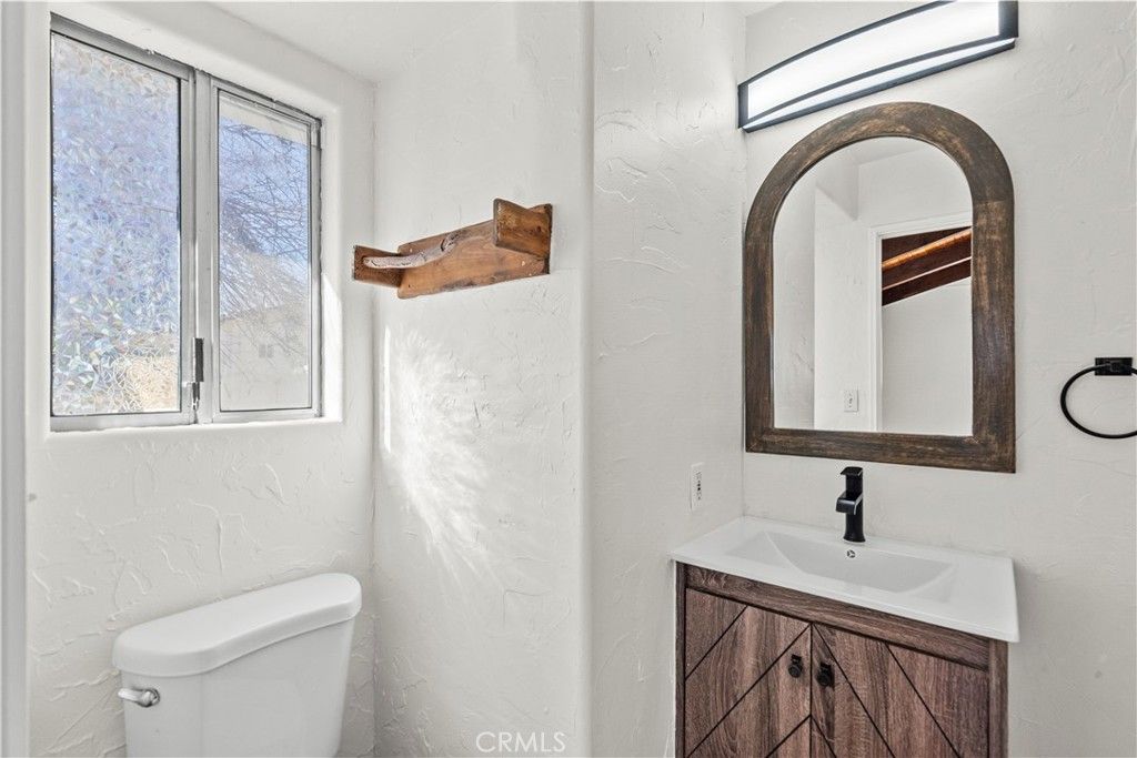 Image 20 of property listing at 29506 Cromwell Avenue, Castaic, CA 91384