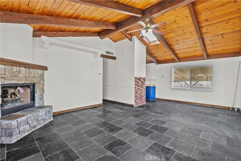 Image 9 of property listing at 29506 Cromwell Avenue, Castaic, CA 91384