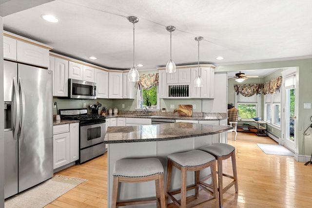 81 Lowell Blvd, Methuen, MA 01844
