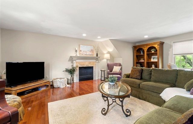 81 Lowell Blvd, Methuen, MA 01844