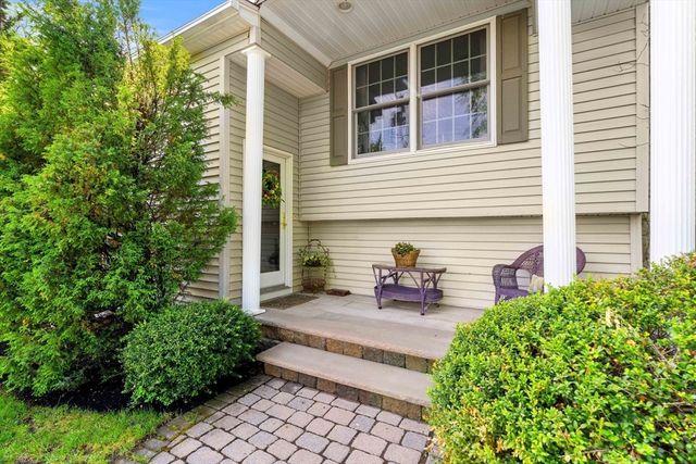 81 Lowell Blvd, Methuen, MA 01844