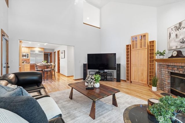 4649 244th Place SE, Sammamish, WA 98029