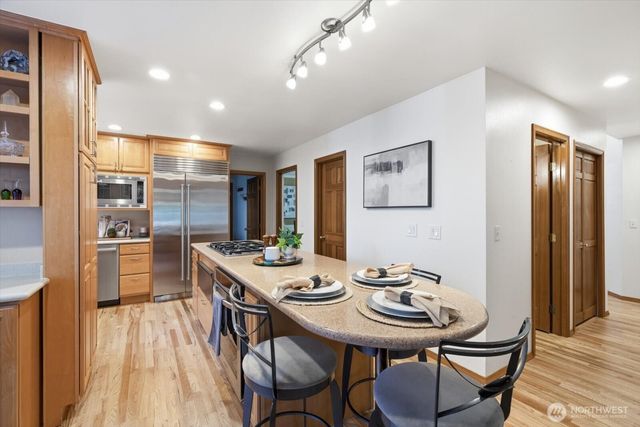 4649 244th Place SE, Sammamish, WA 98029