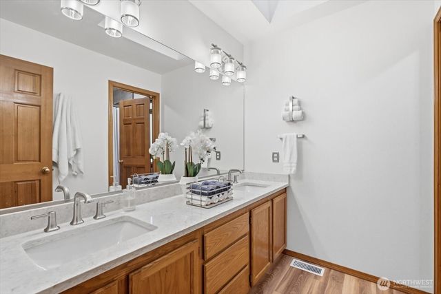 4649 244th Place SE, Sammamish, WA 98029