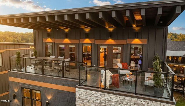 285 Rambling Creek Way, Sevierville, TN 37862