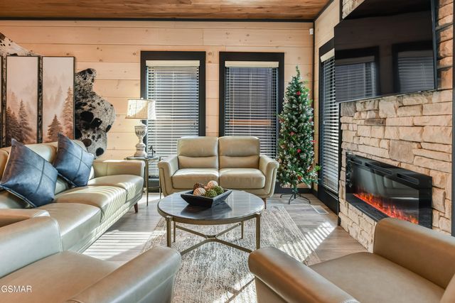 285 Rambling Creek Way, Sevierville, TN 37862