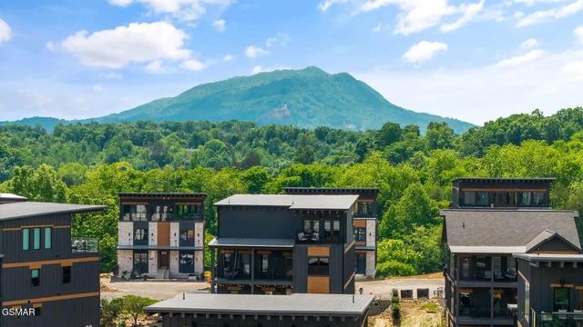 285 Rambling Creek Way, Sevierville, TN 37862