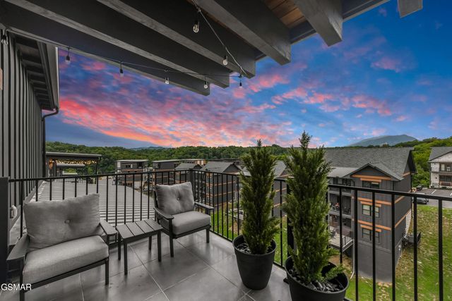 285 Rambling Creek Way, Sevierville, TN 37862