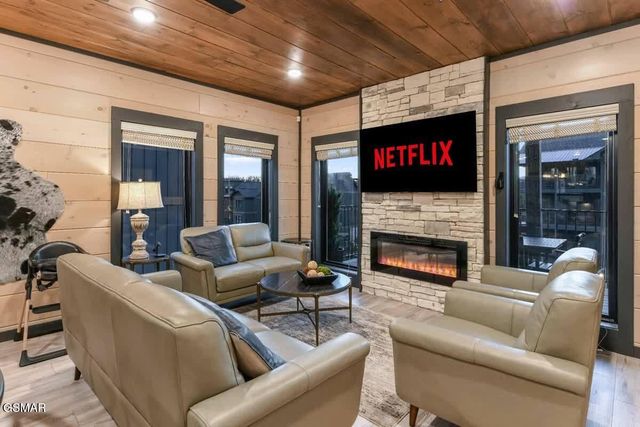 285 Rambling Creek Way, Sevierville, TN 37862